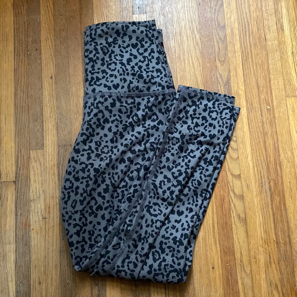 SALE🌟 3 for $12 Leopard print cropped workout leggings